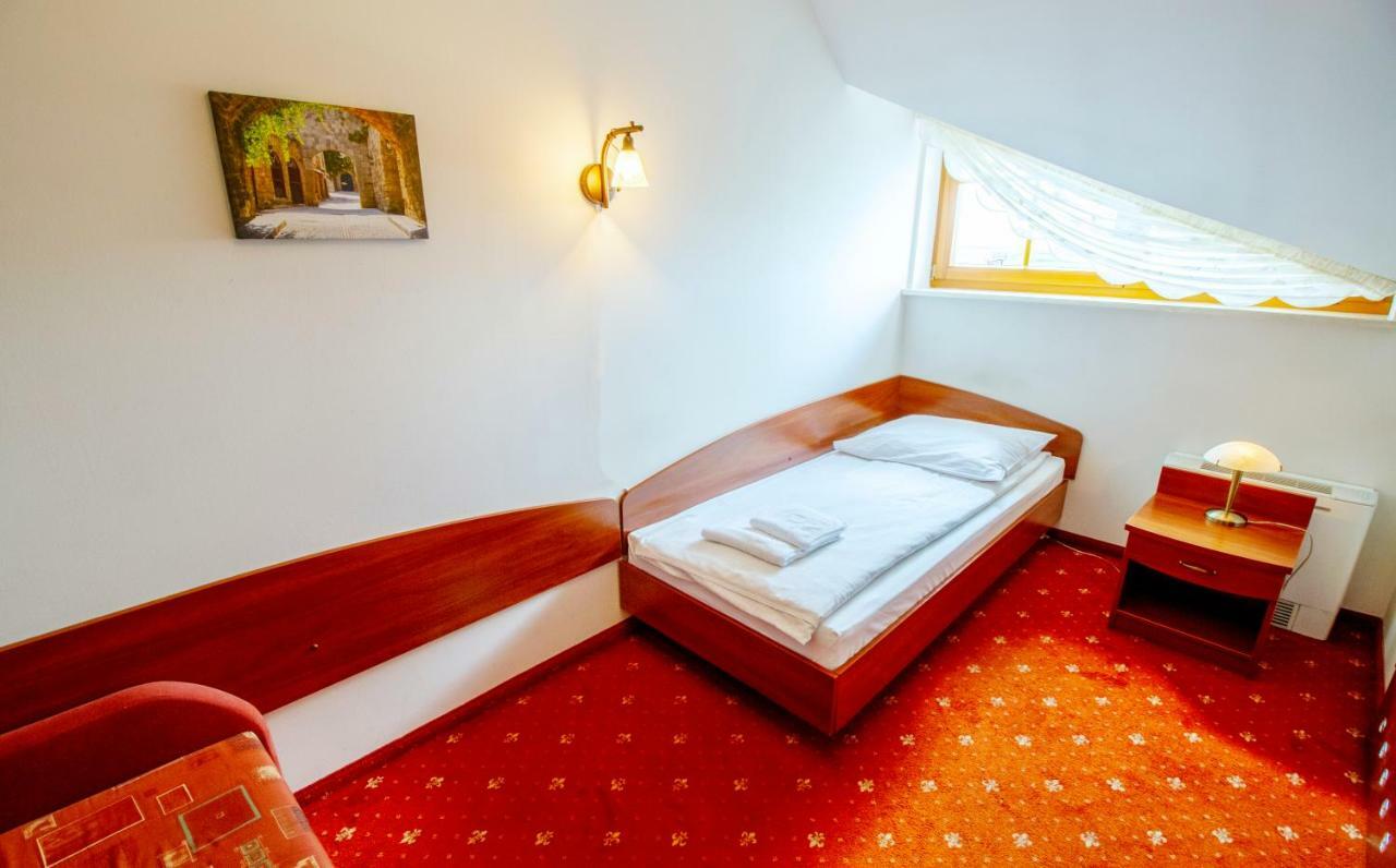 Hotel Stary Mlyn Koziegłowy 외부 사진